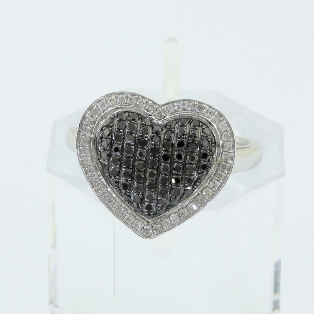 10k White Gold Black & White Diamond Heart Ring - Picture 3 of 6